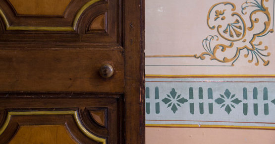 Allotjament 1800. Pintures i portes originals